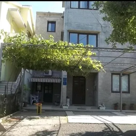 Diana Apartment *