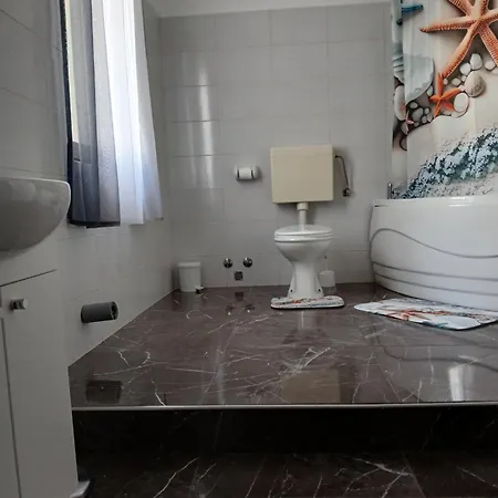 Apartment Diana Kraljevica